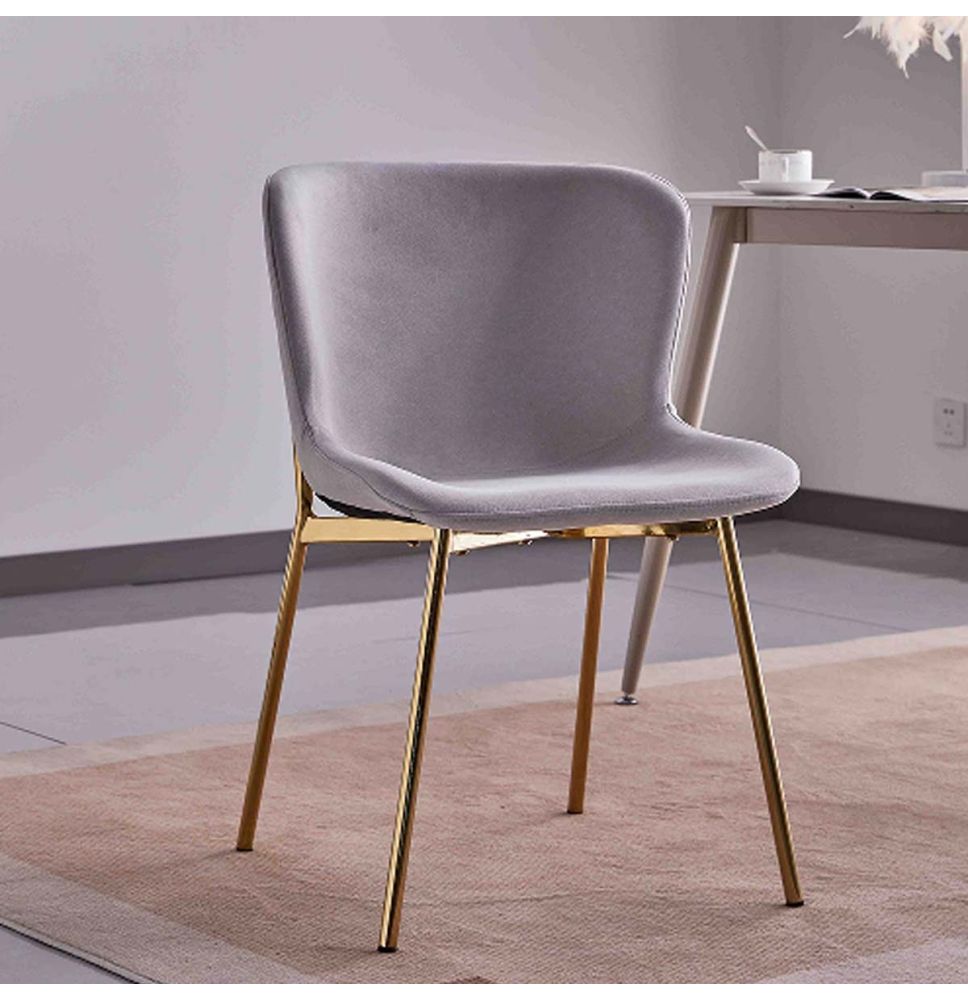 Juego de 4 Sillas con Estructura de Madera Tapizadas en Color Gris Claro y Patas Acabado Dorado - Medidas 50x54x81 cm